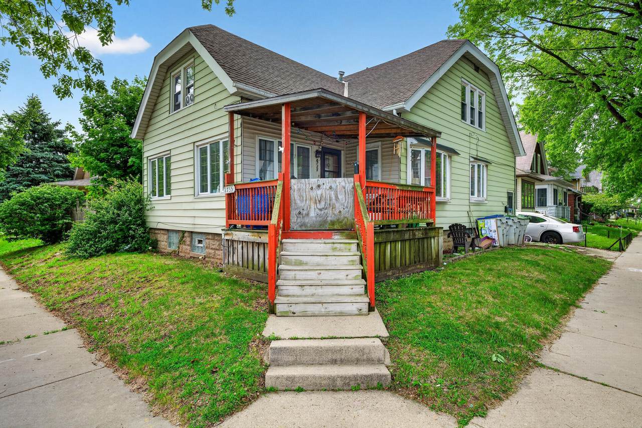 2735 Harrison Ave - Photo 1