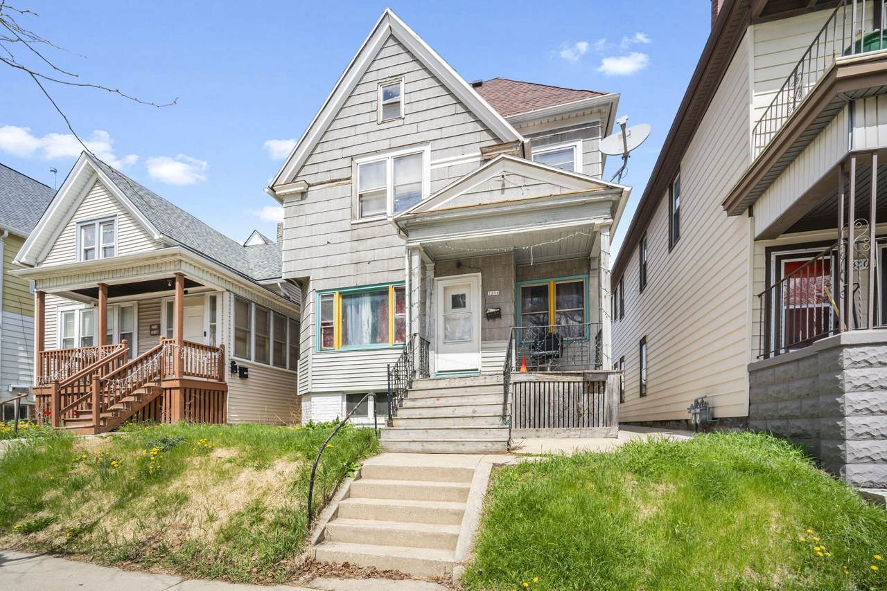 3204 Greenfield Ave - Photo 1