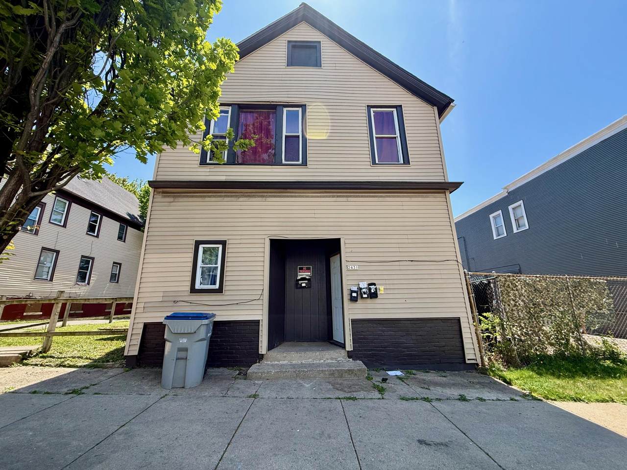 2429 Mitchell St - Photo 1