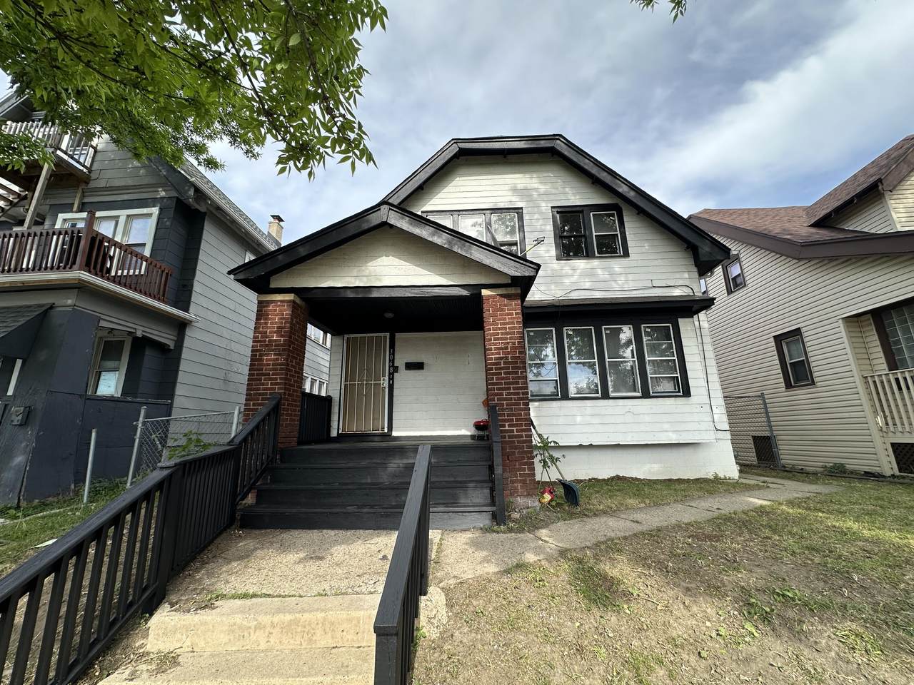 3068 34th St - Photo 1