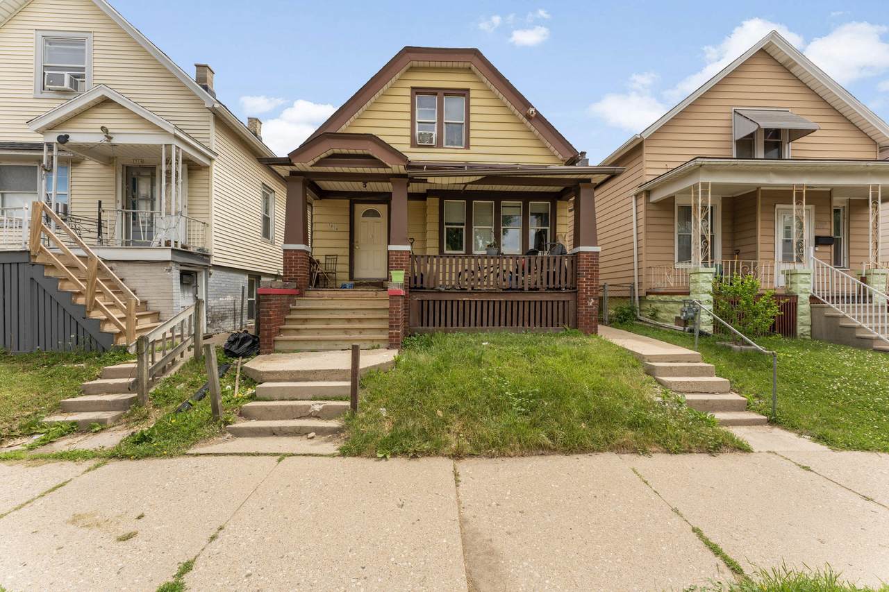 1916 7th St - Photo 1