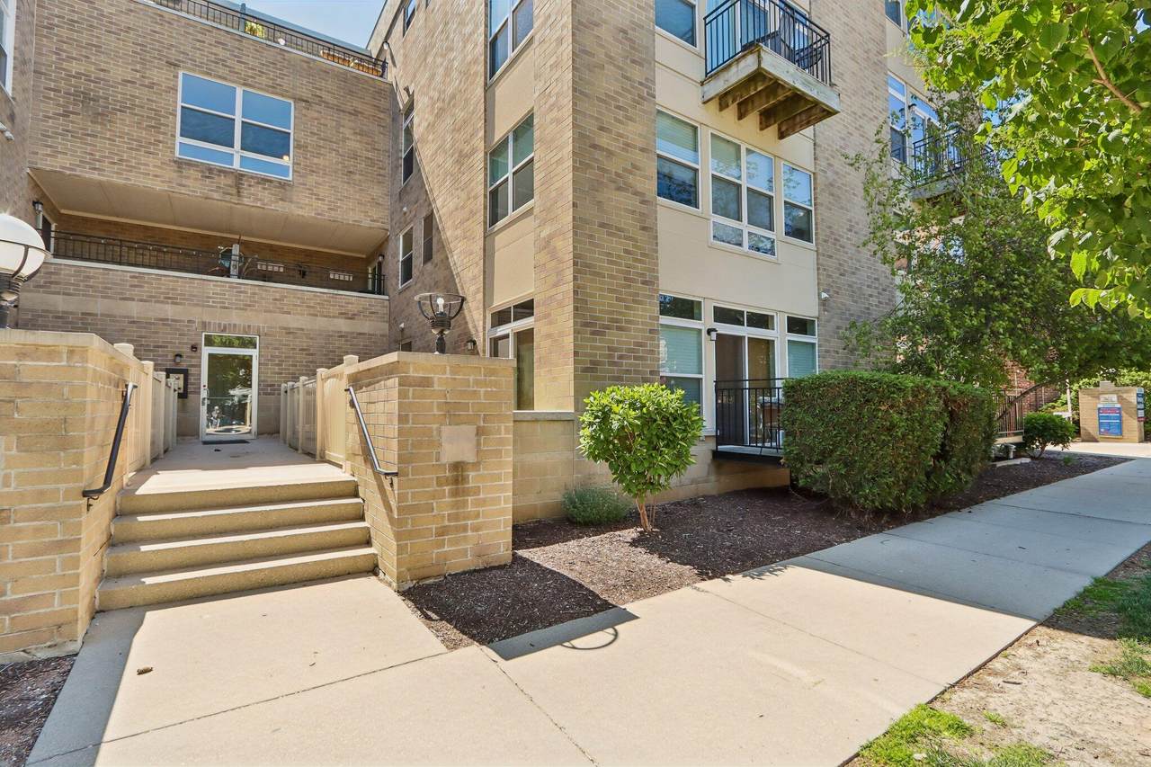 1550 Warren Ave - Photo 1