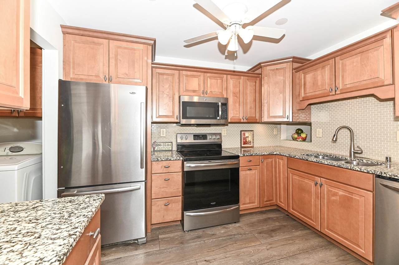 4215 100th St - Photo 1
