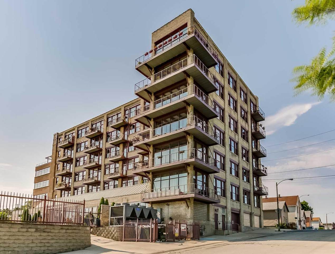 215 Maple St - Photo 1