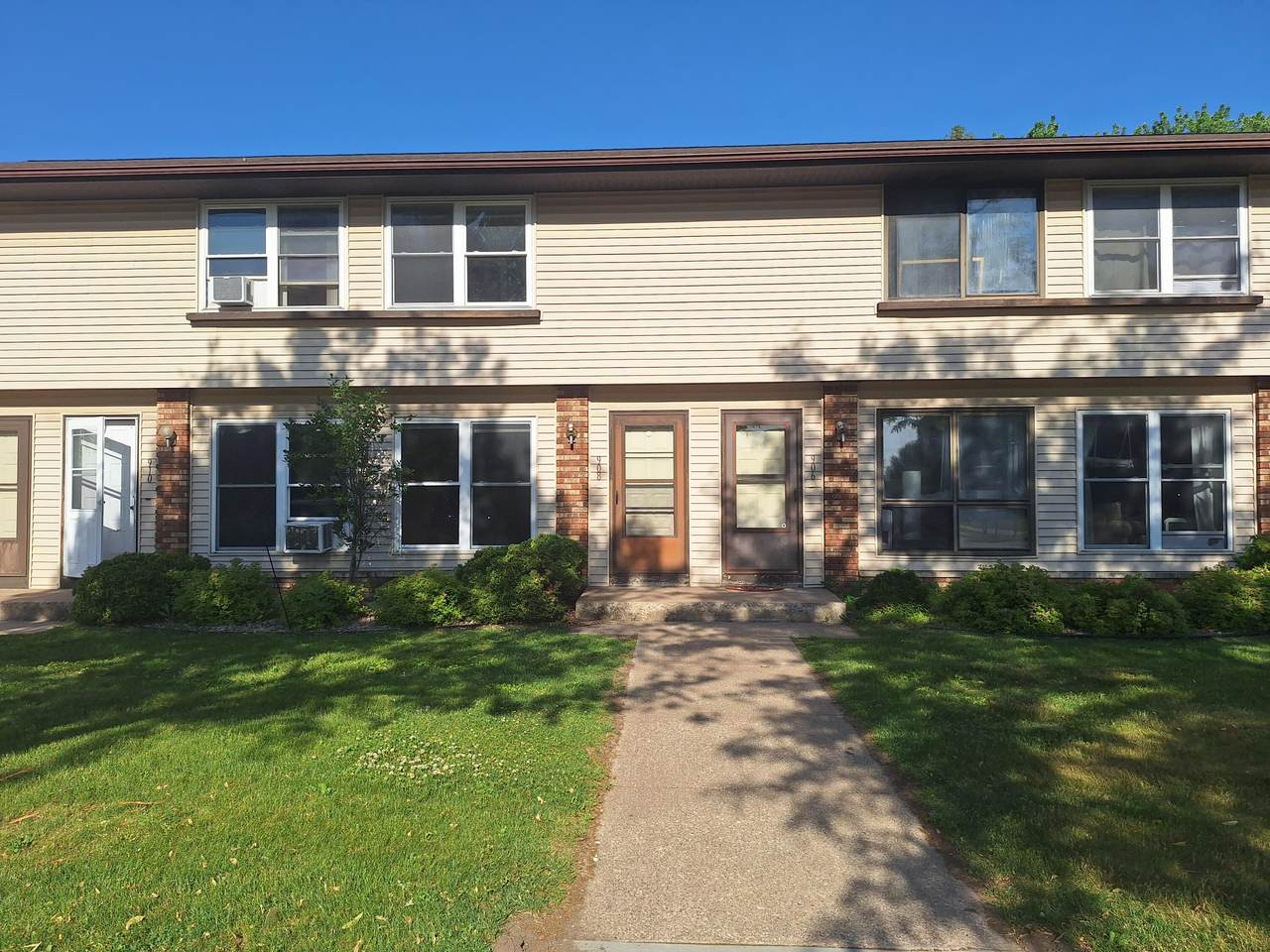 908 12th Ave - Photo 1