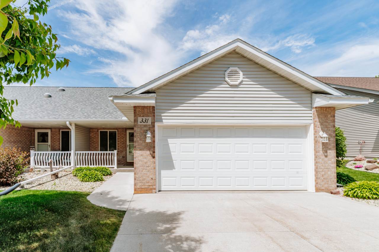 331 Lauren Ln - Photo 1