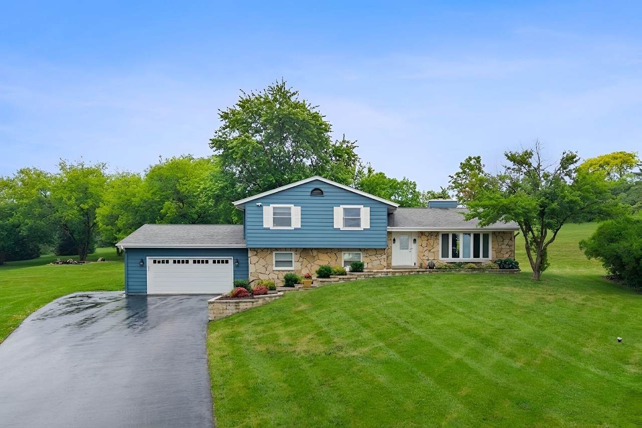 W271N4780 Greenhill Ct - Photo 1