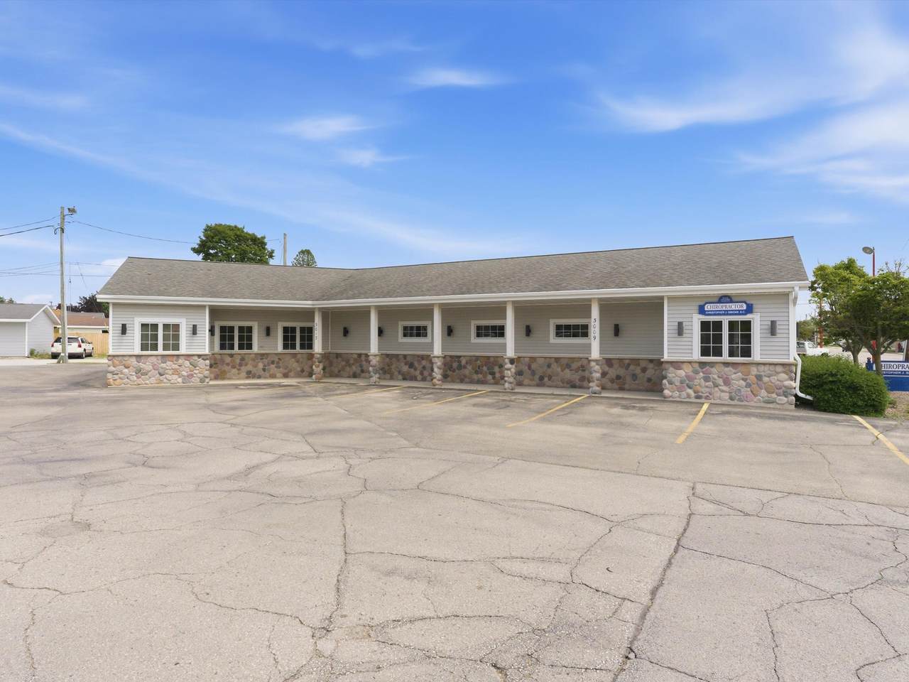 3009 Forest Ave - Photo 1