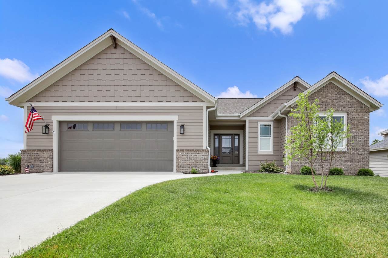 S54W25469 Pebble Brook Ct - Photo 1