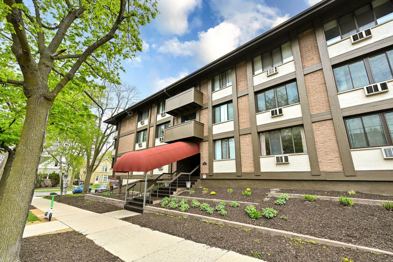 2025 Greenwich Ave - Photo 1