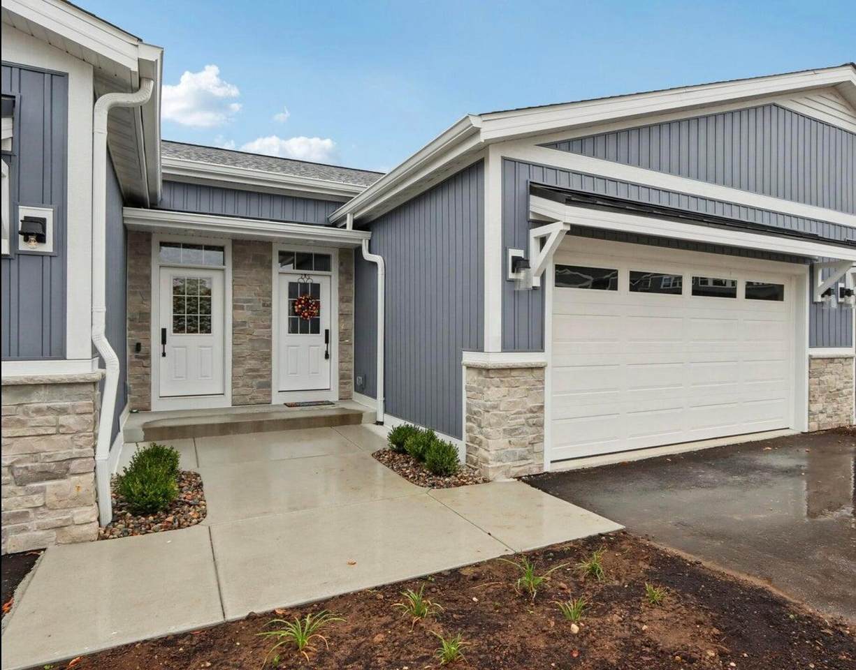 405 Falcon Ridge Dr - Photo 1