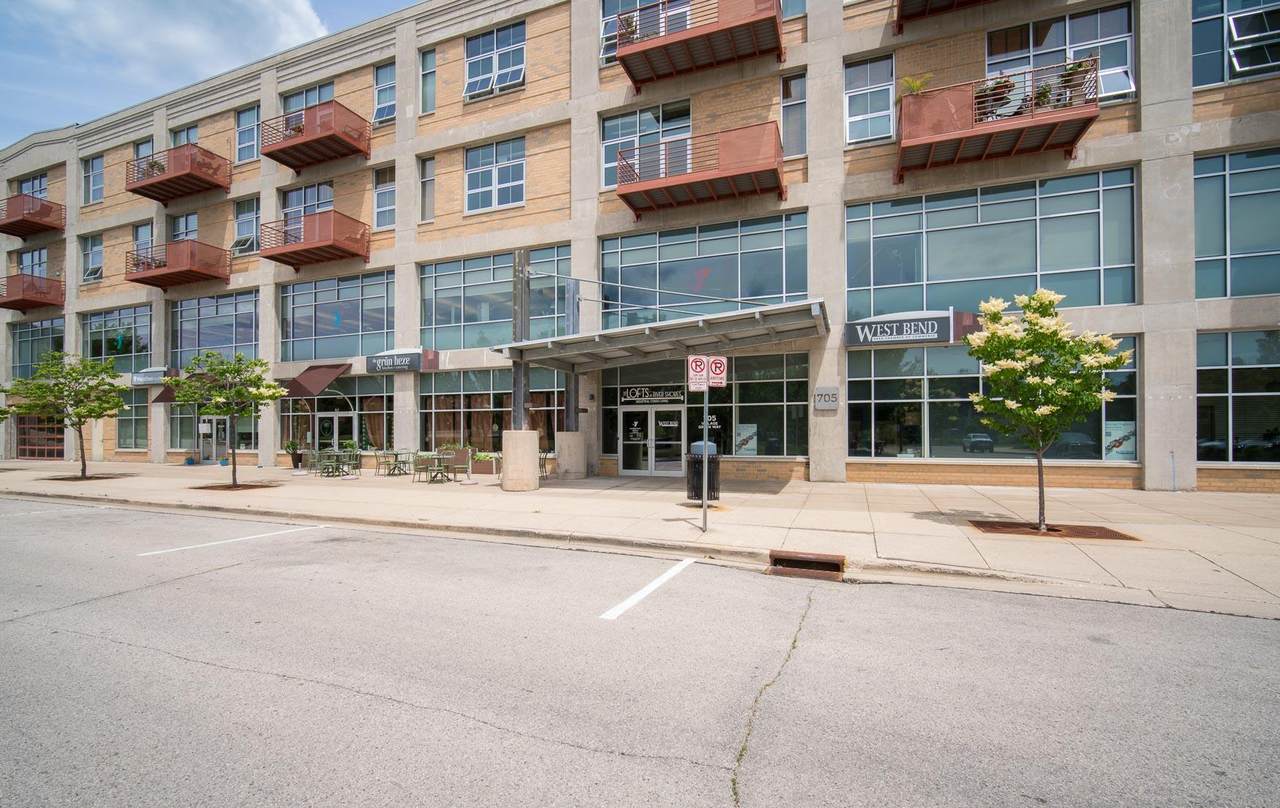 705 Village Green Way - Photo 1