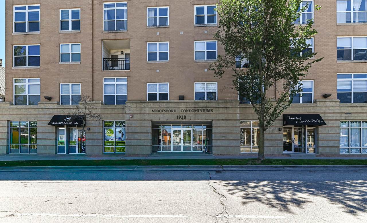 1920 Farwell Ave - Photo 1