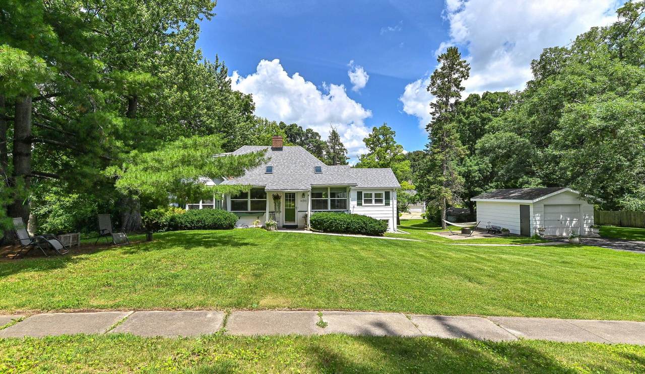W198 Tombeau Blvd - Photo 1