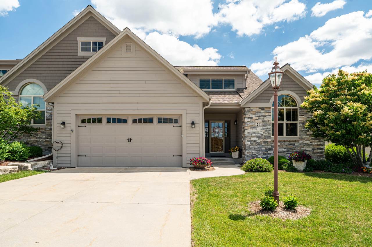 1201 Woodland Hills Dr - Photo 1
