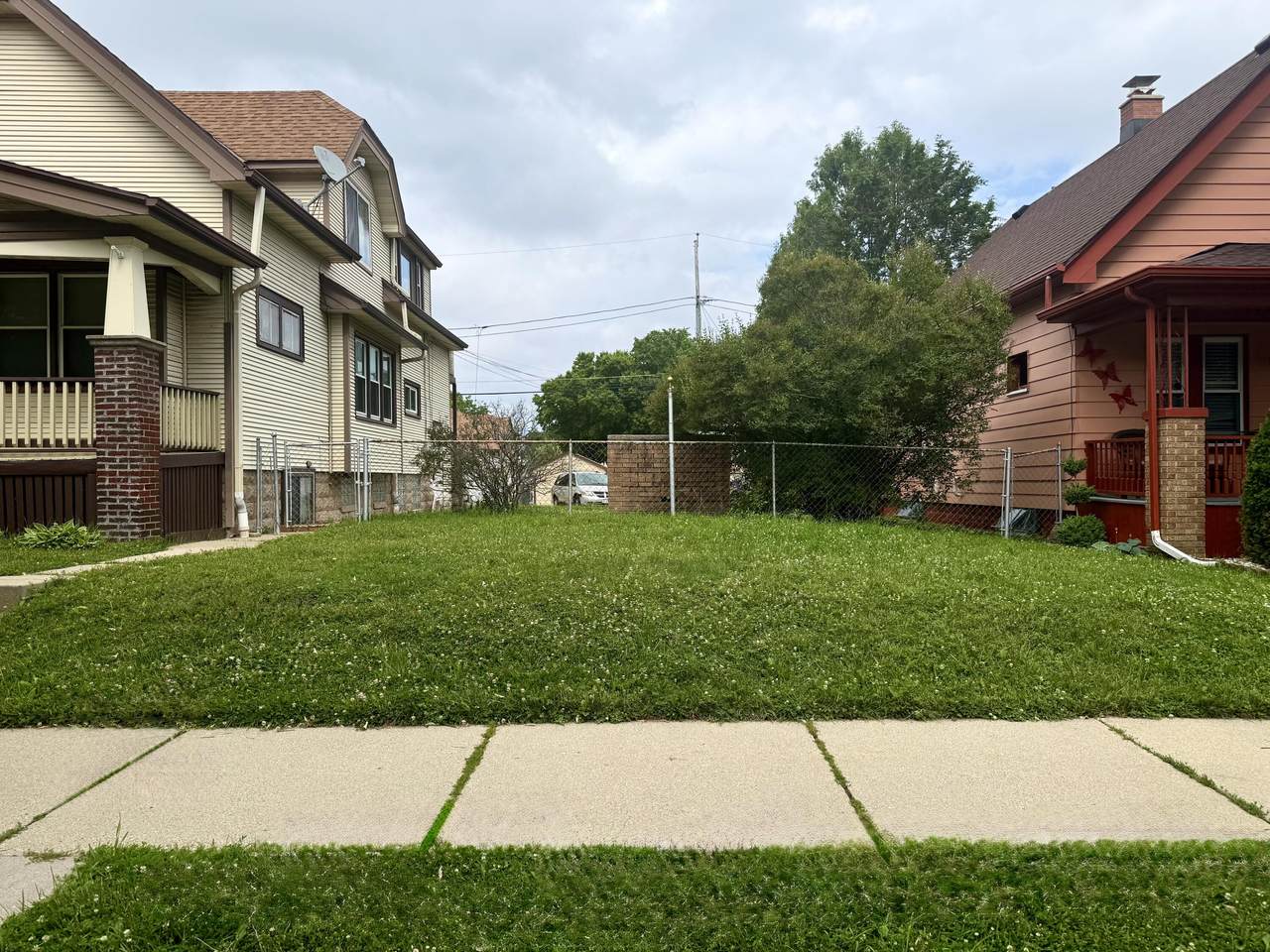 16 58th St - Photo 1