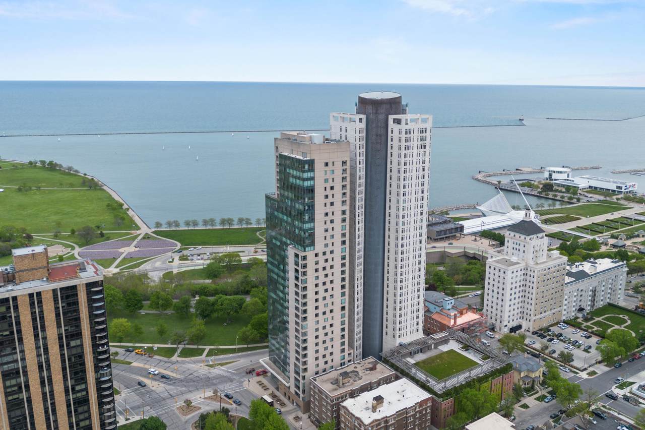 923 Kilbourn Ave - Photo 1