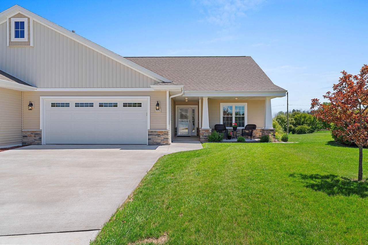 525 Mapleleaf Ct - Photo 1