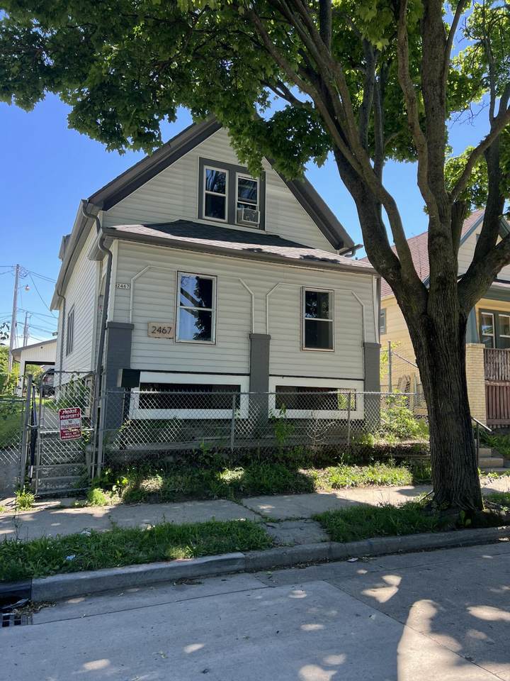 2467 Cherry St - Photo 1