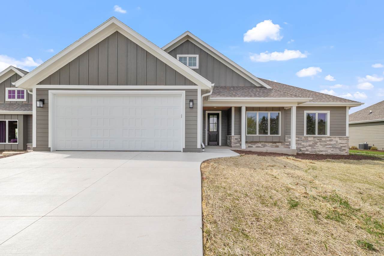 301 Fairway Meadows Ln - Photo 1