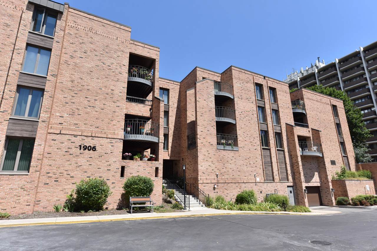 1906 Shorewood Blvd - Photo 1