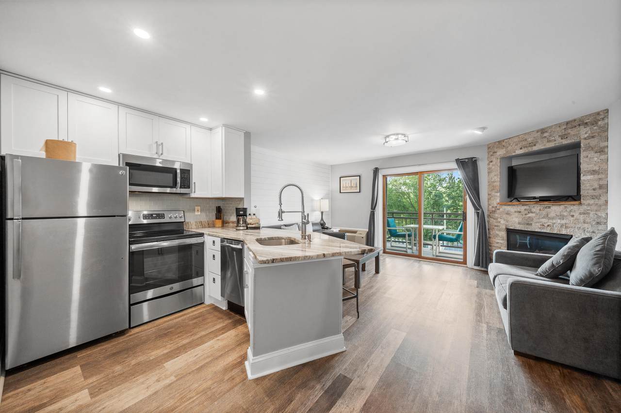 111 Center St - Photo 1