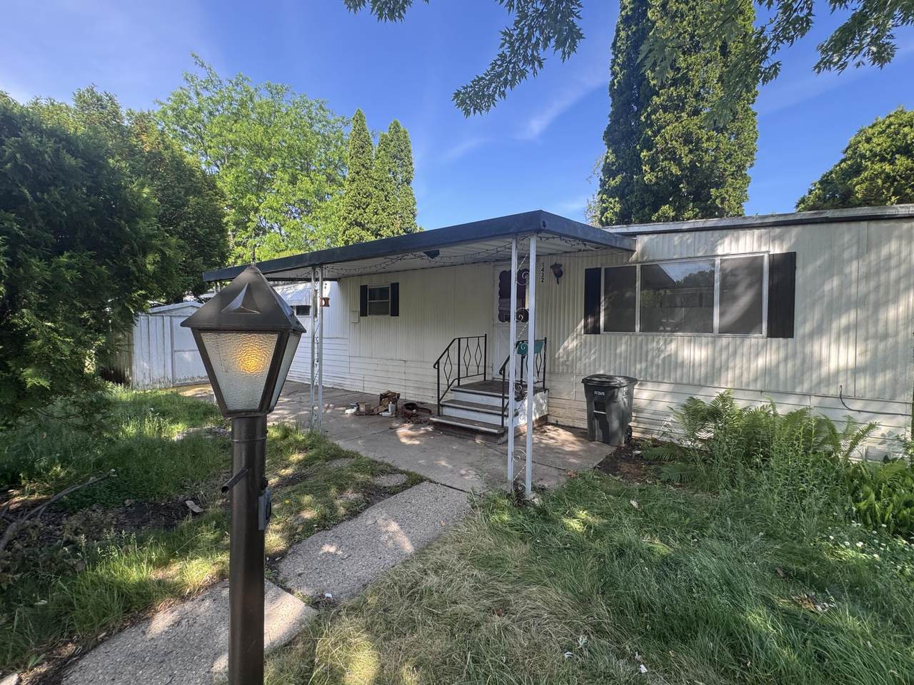 1432 Pleasant St - Photo 1
