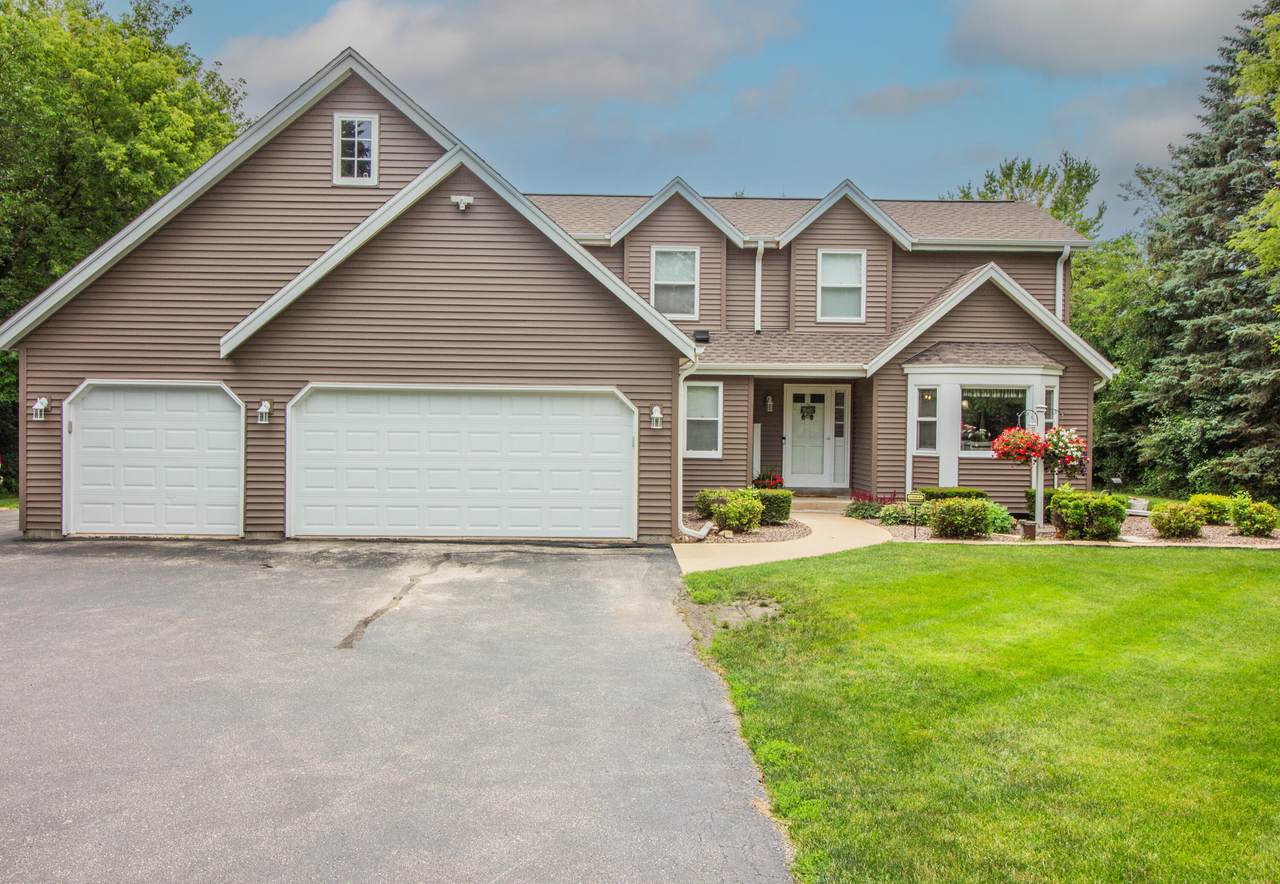 2729 Pleasant Valley Rd - Photo 1