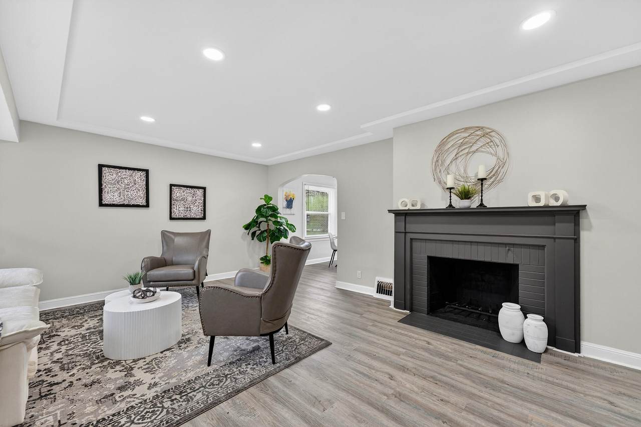 305 Leanore Ln - Photo 1