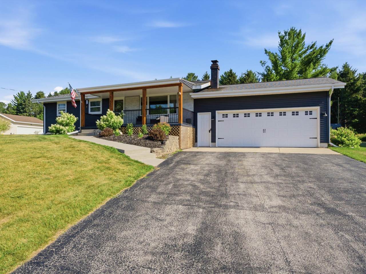 4563 Harvest Cir - Photo 1