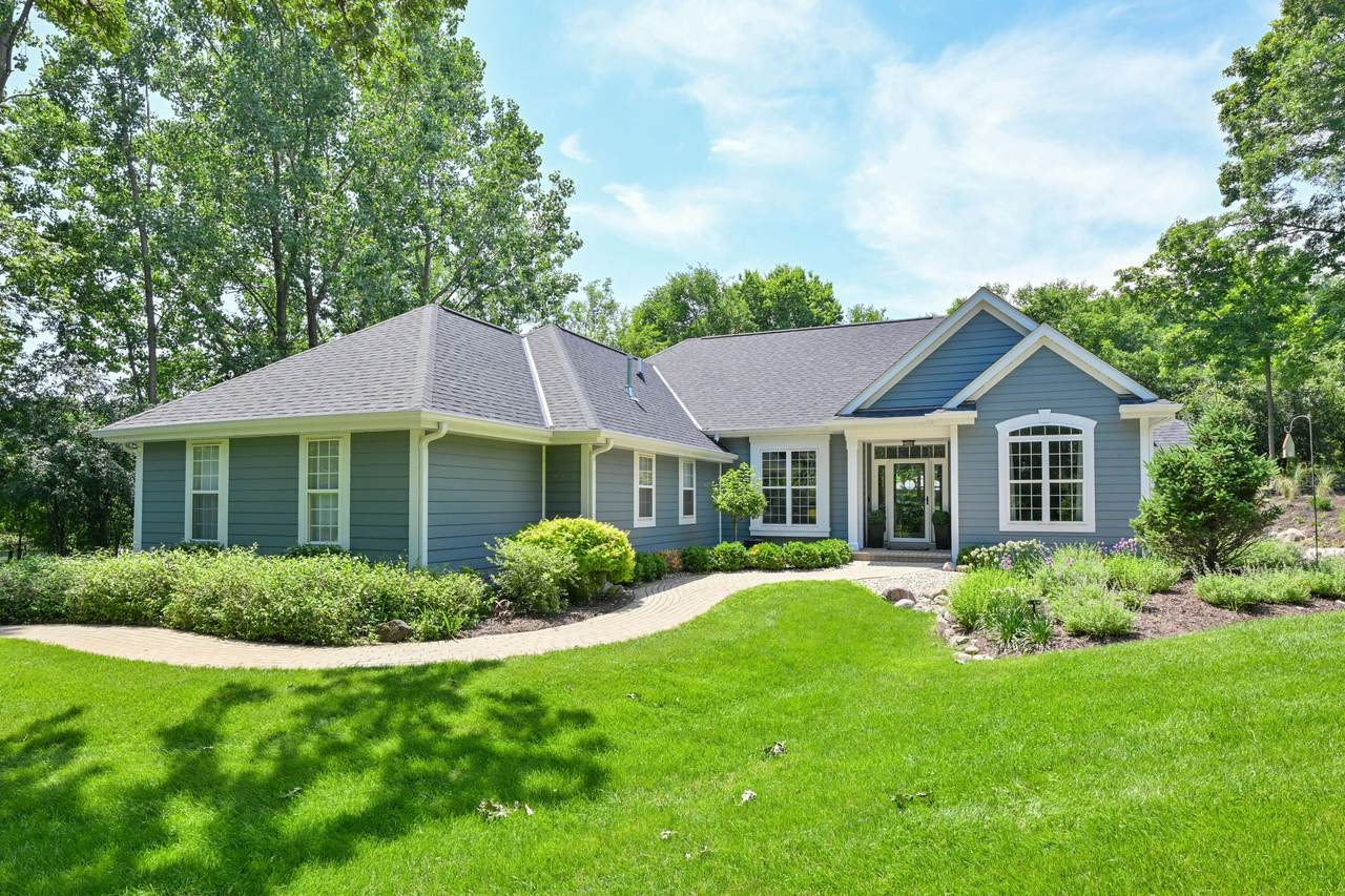 1342 Geneva National Ave - Photo 1