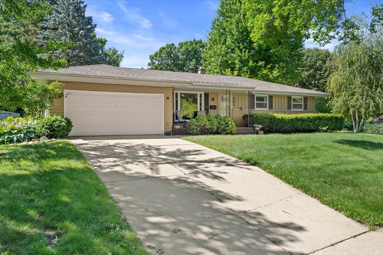 901 Roberta Ave - Photo 1
