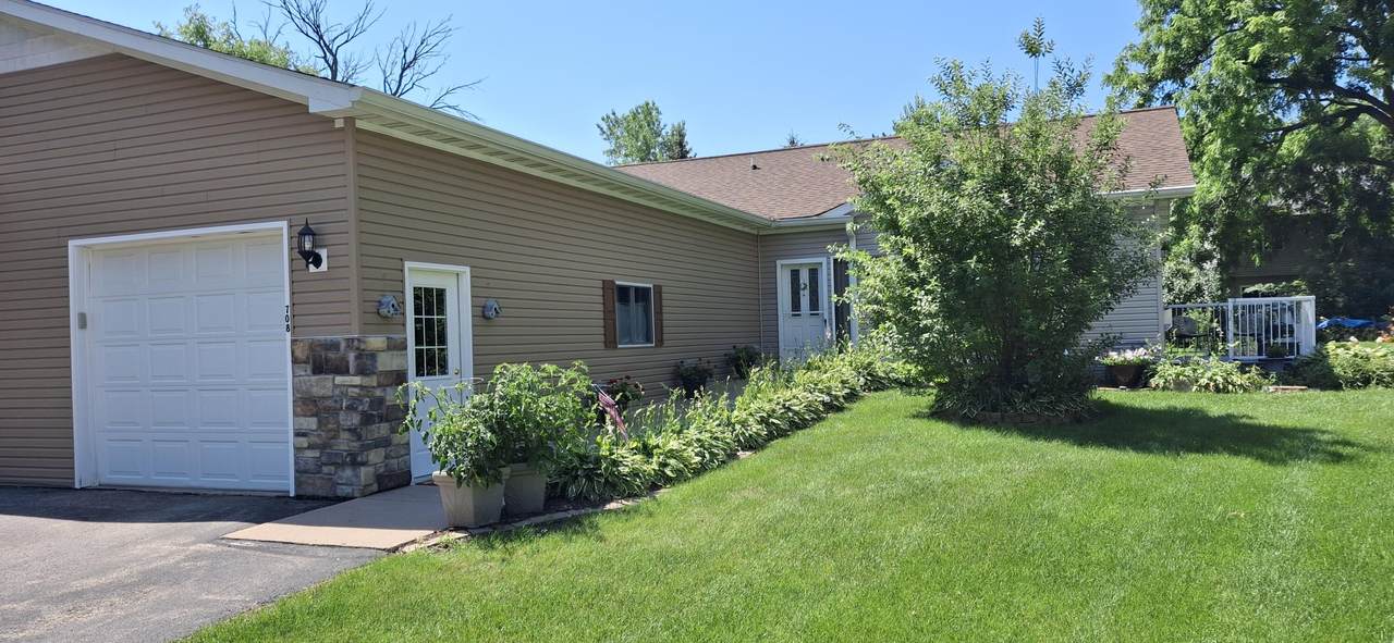 708 Riverview Ct - Photo 1