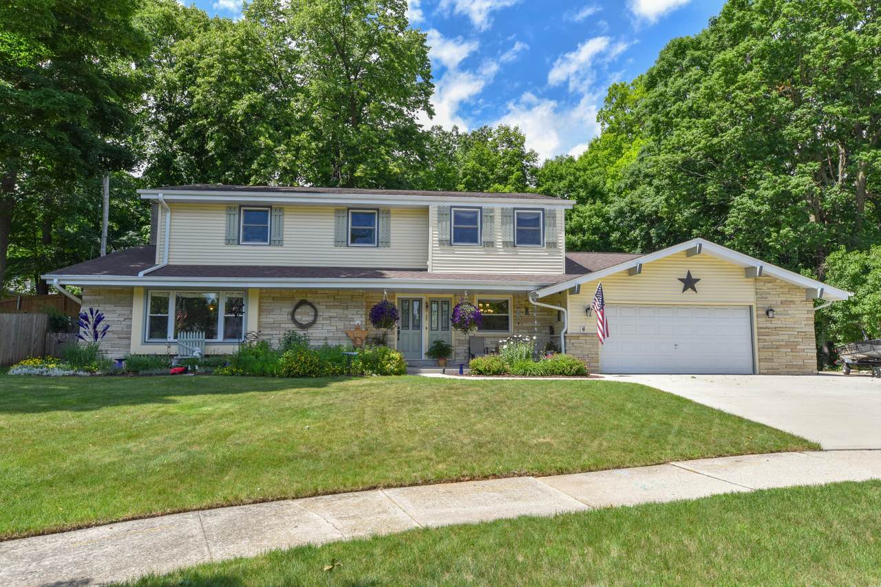 1116 Mulberry Cir - Photo 1