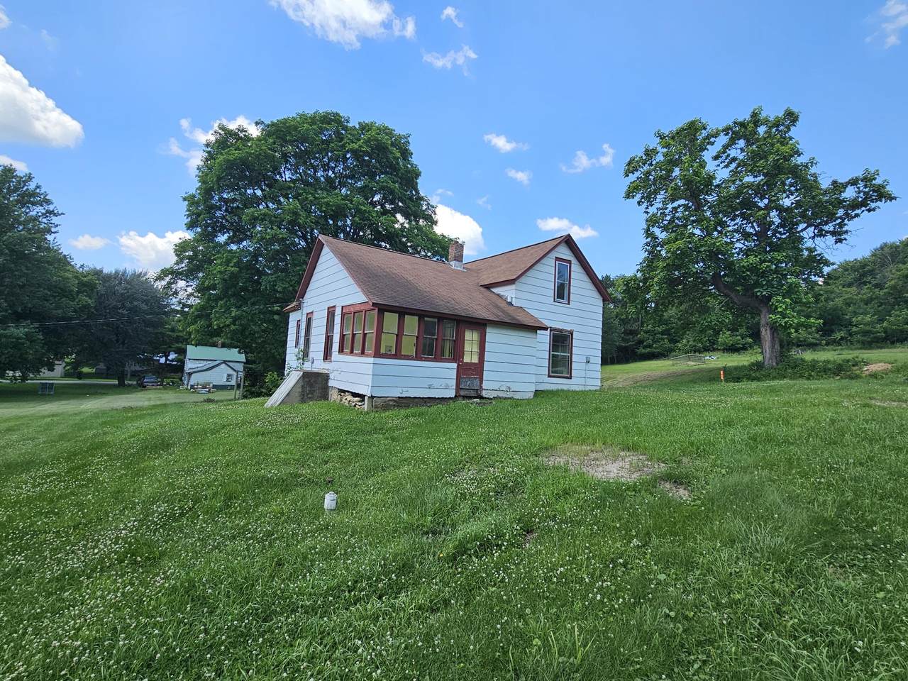 219 Cherry St - Photo 1
