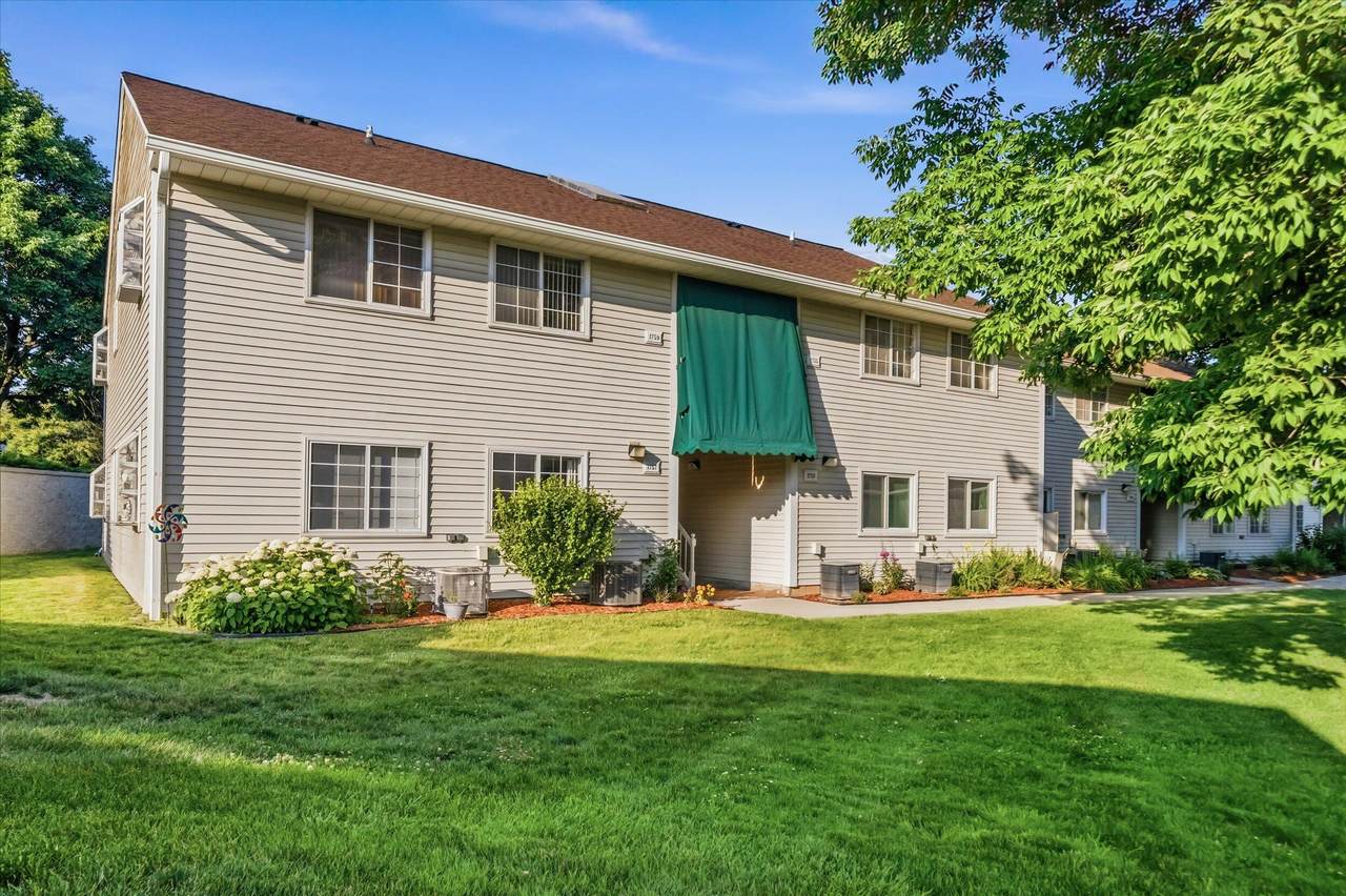 1755 Parknoll Ln - Photo 1