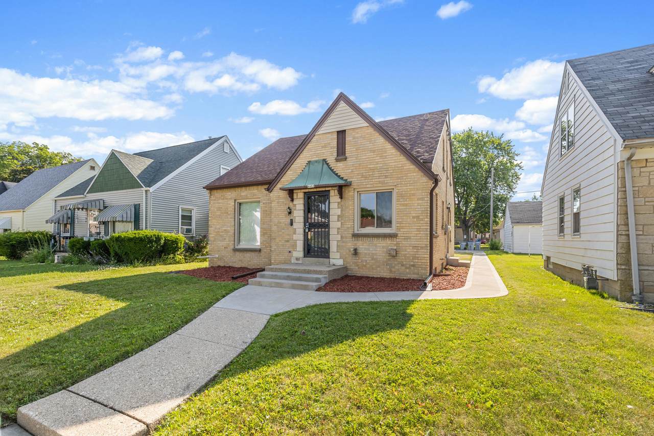 4460 42nd St - Photo 1