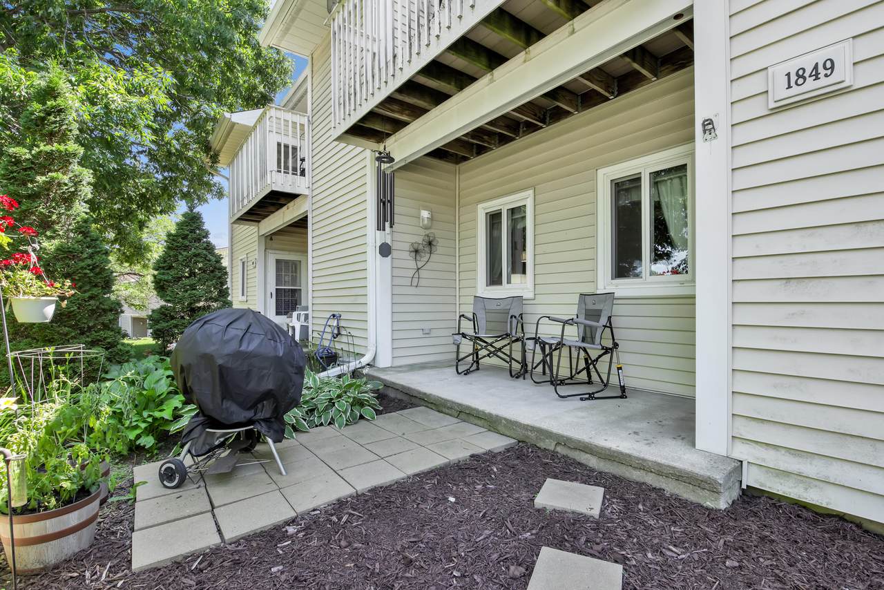 1849 Parknoll Ln - Photo 1
