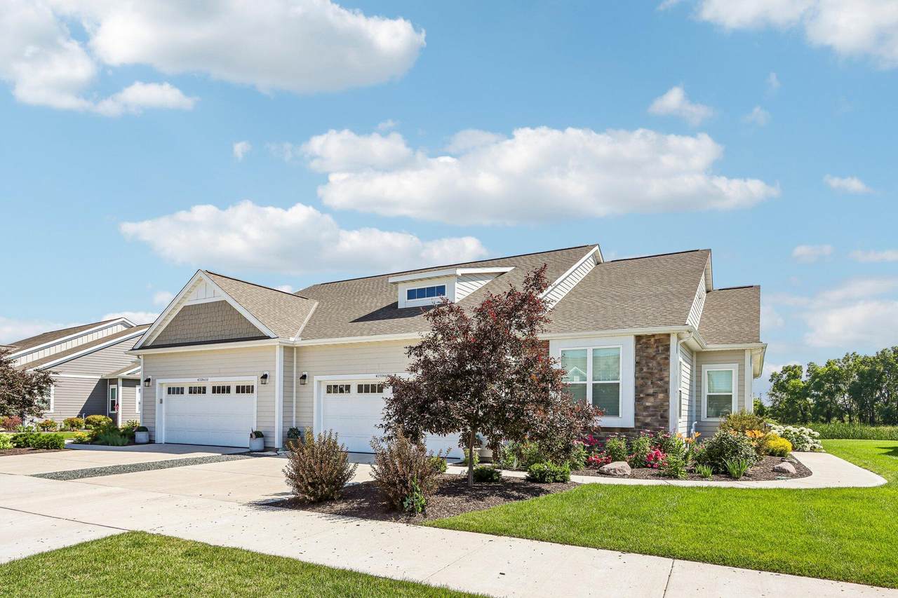W252N6634 Aspen Ln - Photo 1