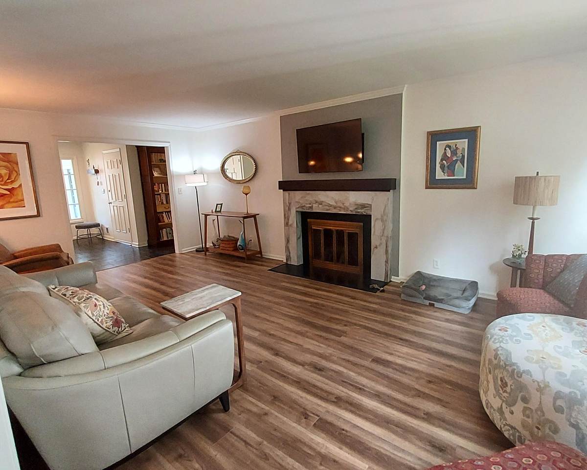 1027 Shaker Cir - Photo 1