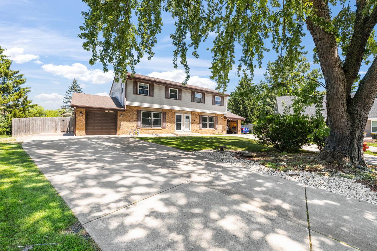 W157N11054 Tinkers Ct - Photo 1