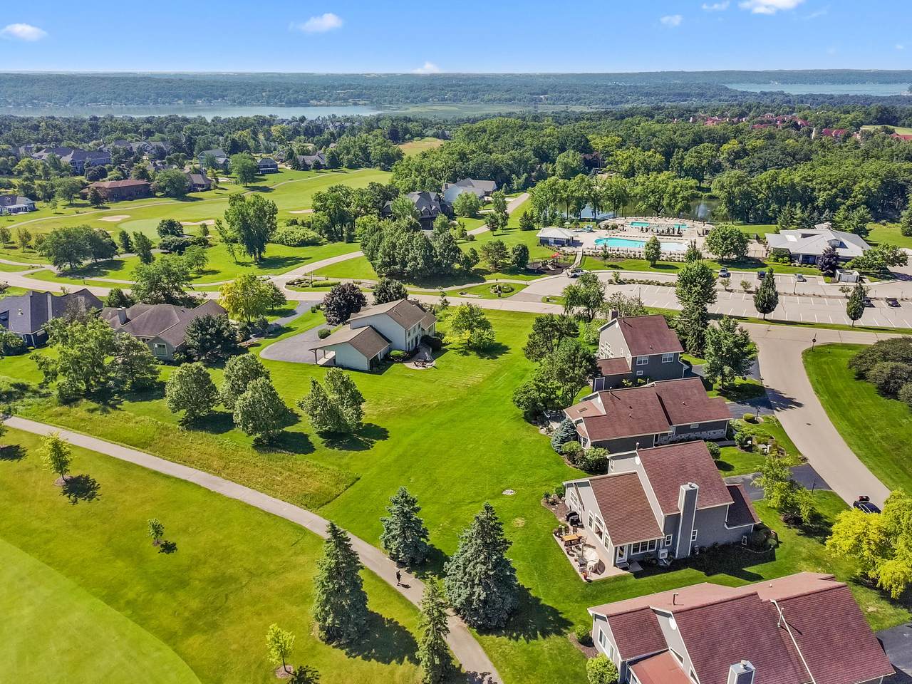 1813 Golfview Dr - Photo 1