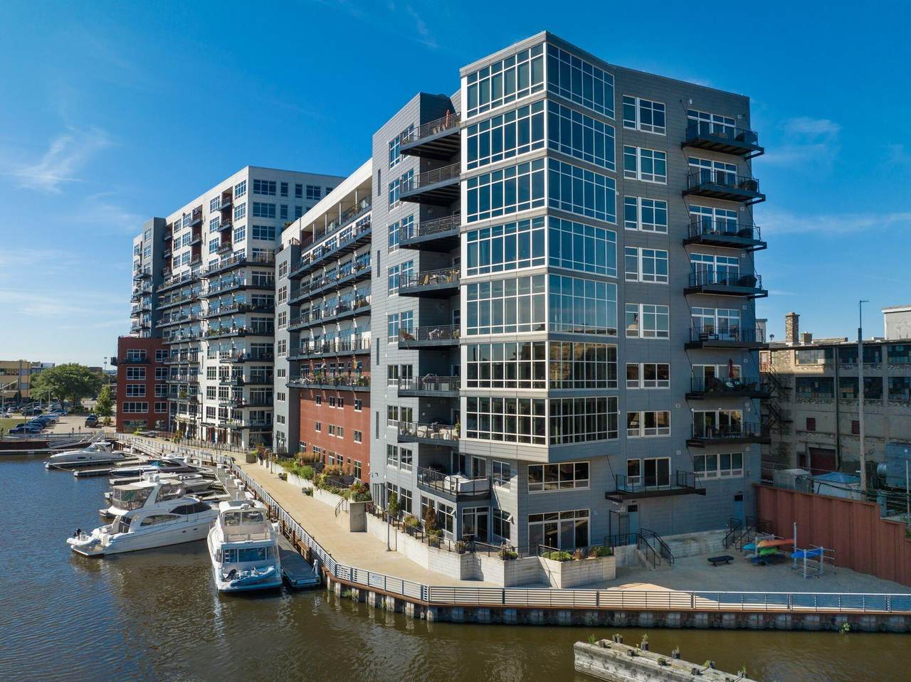 https://bt-photos.global.ssl.fastly.net/milwaukee/1280_boomver_1_1972032-2.jpg