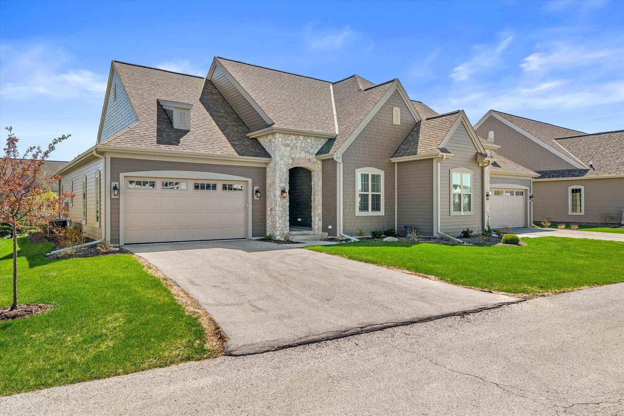1615 Belmont Ln - Photo 1