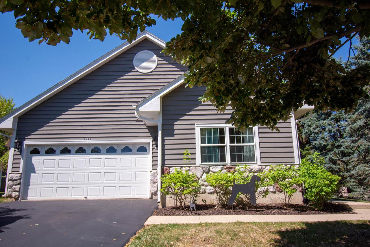 1870 Golfview Dr - Photo 1