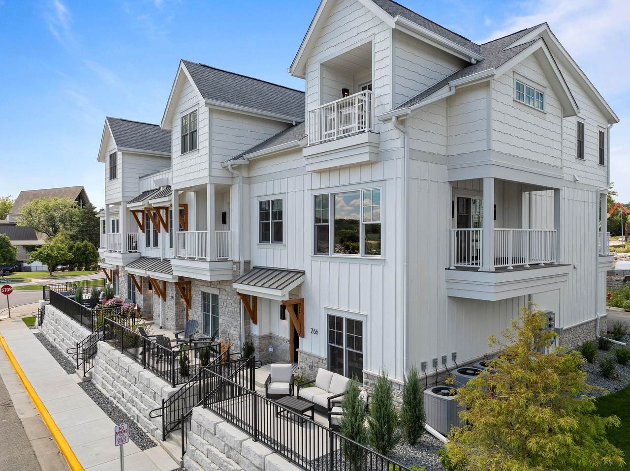 266 High St - Photo 1