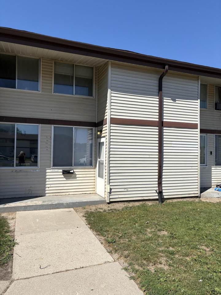 8842 95th St - Photo 1