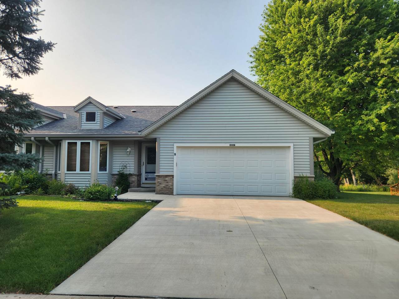 2924 Valley Ave - Photo 1
