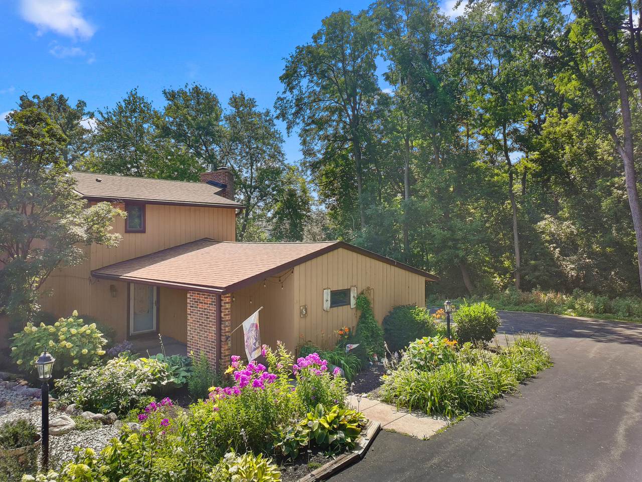 469 Country Club Dr - Photo 1