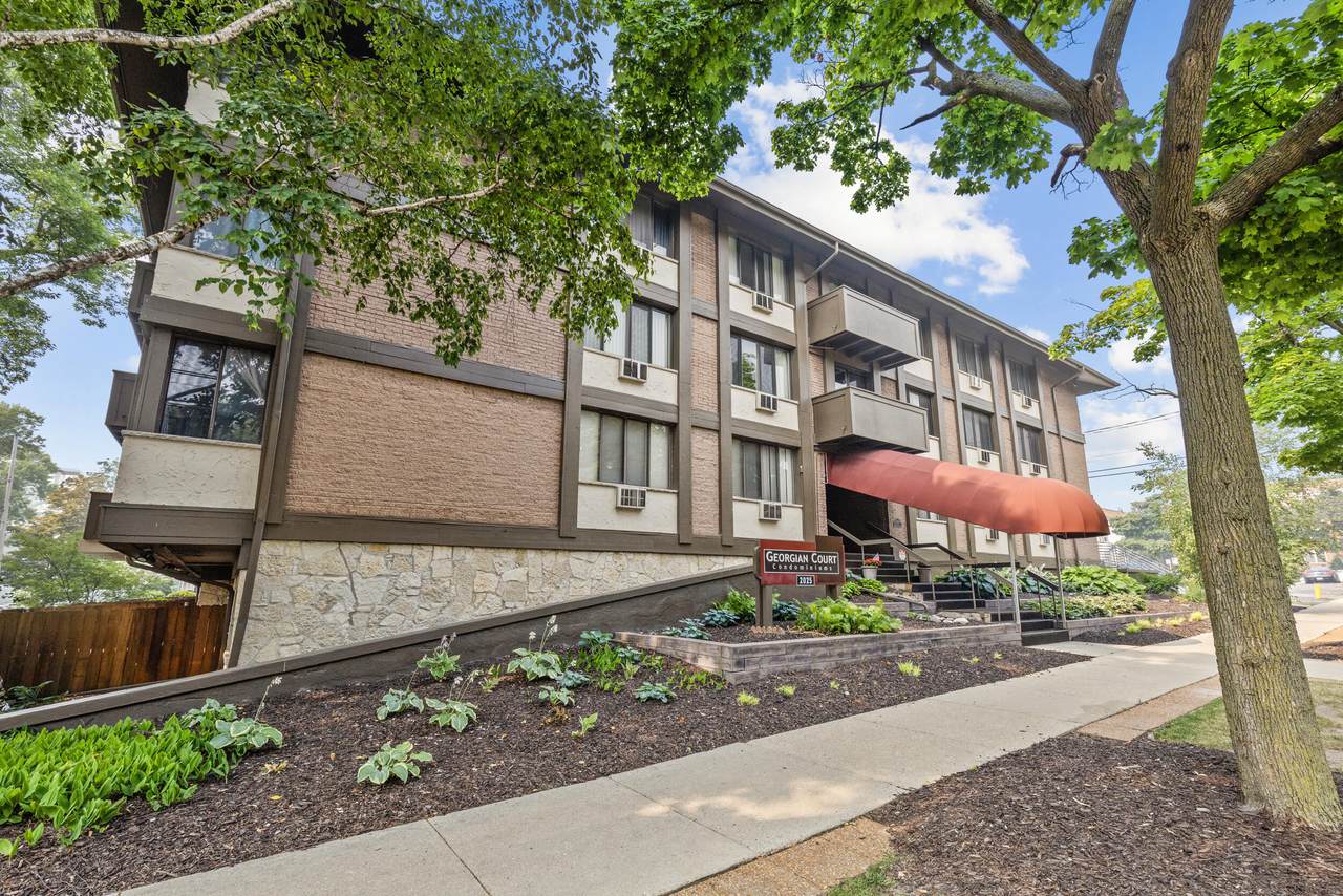 2025 Greenwich Ave - Photo 1